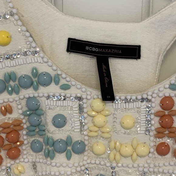 BCBG Beaded Linen Dress. Size 4 - Picture 4 of 13